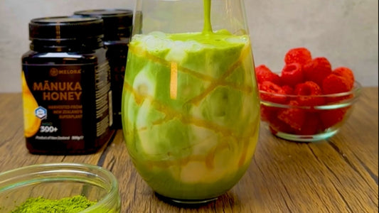 Iced Vanilla Matcha with Manuka – A Cool & Nourishing Boost